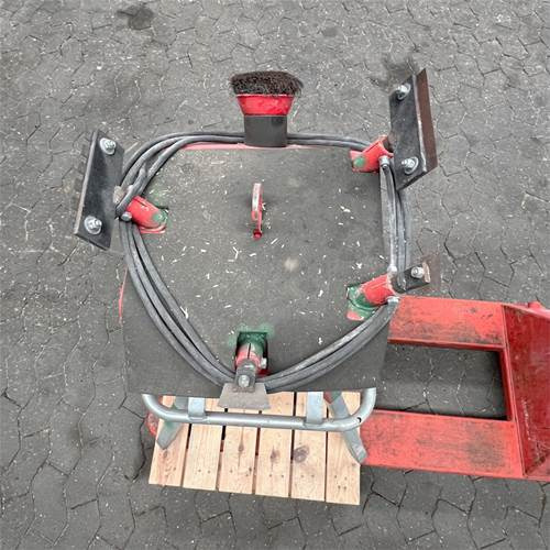 ABC Puliscimattoni - Asphalt machine: picture 5 ABC Puliscimattoni - Asphalt machine: picture 5