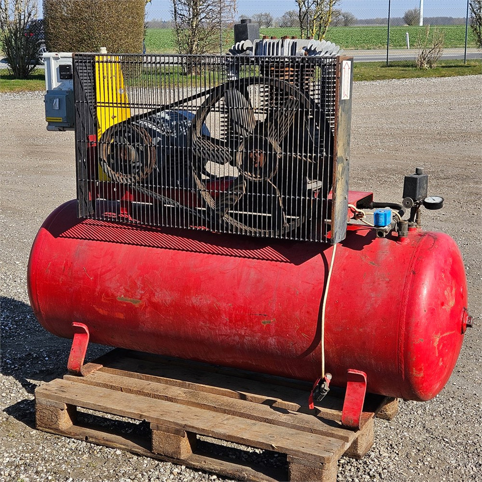 ABC Unknown - Air compressor: picture 4 ABC Unknown - Air compressor: picture 4