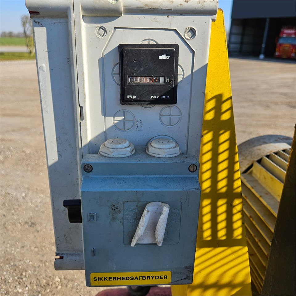 ABC Unknown - Air compressor: picture 5 ABC Unknown - Air compressor: picture 5