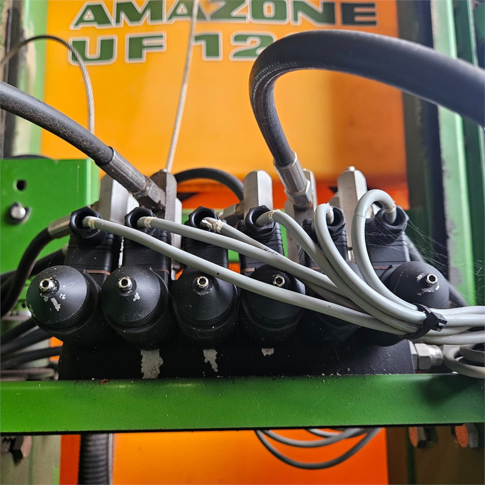 Sprayer Amazone UF1200: picture 21