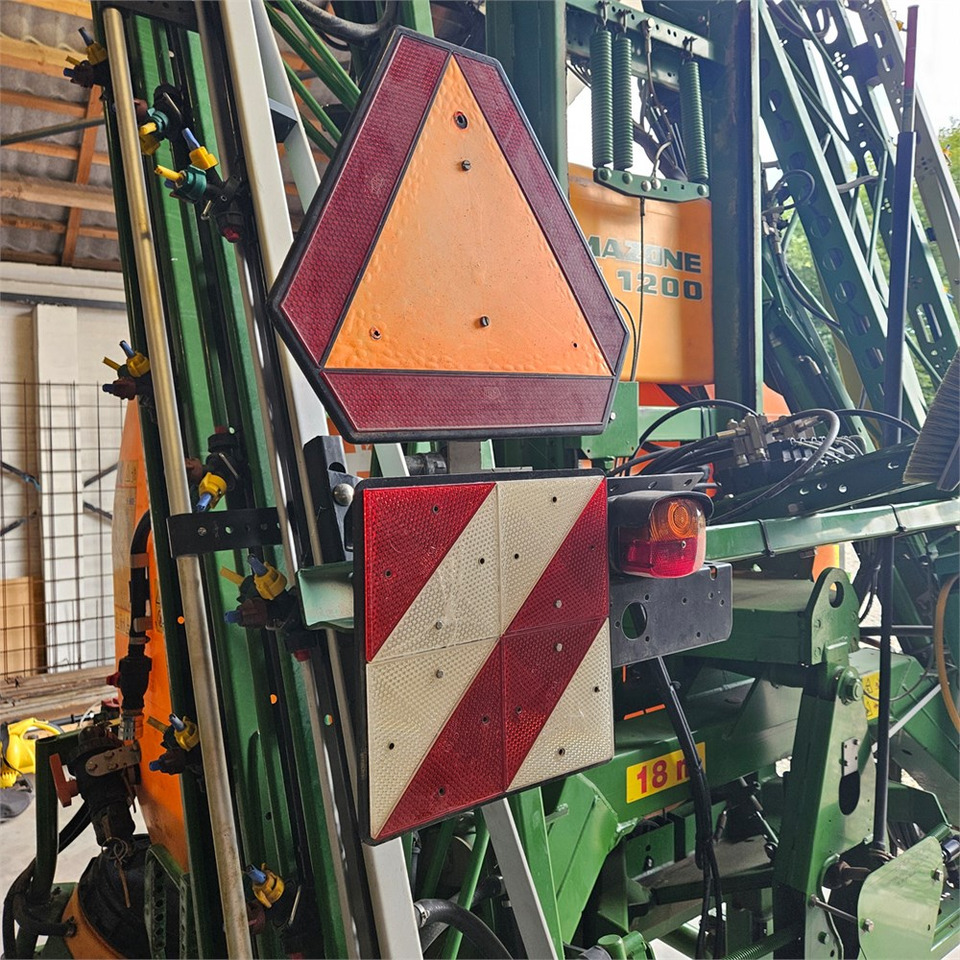 Sprayer Amazone UF1200: picture 18