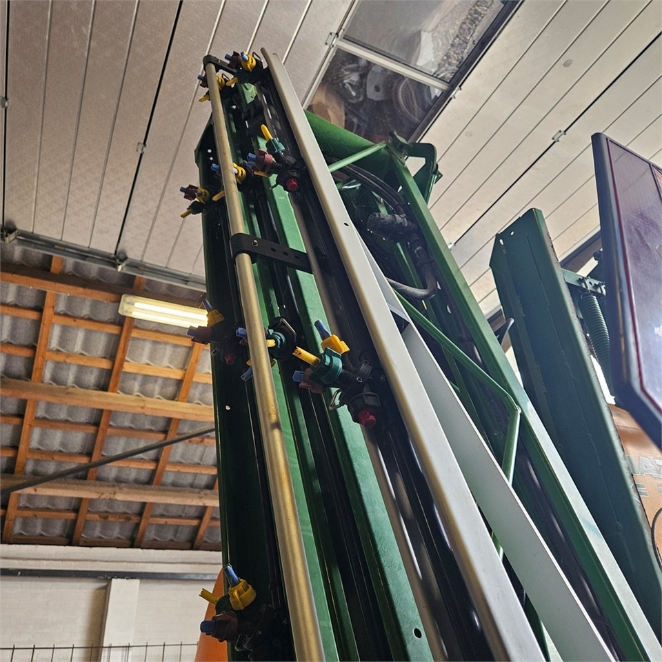 Sprayer Amazone UF1200: picture 17