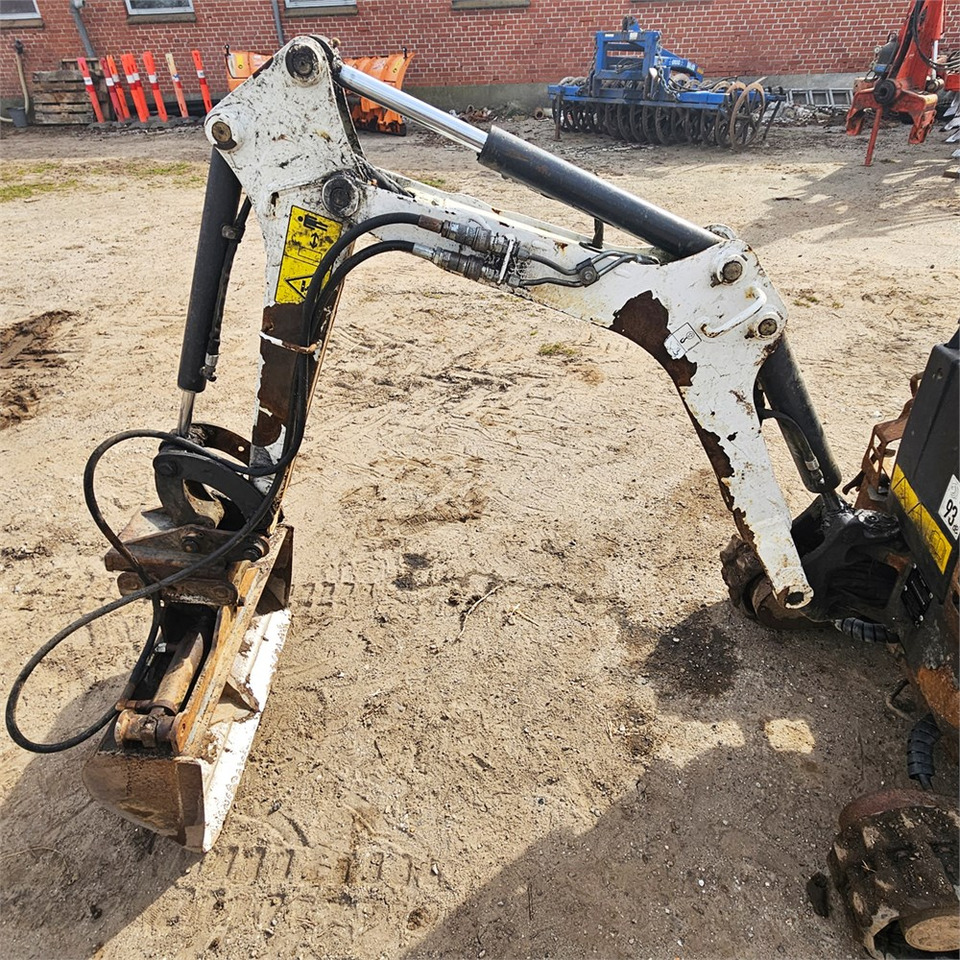 Mini excavator Bobcat E10: picture 15 Mini excavator Bobcat E10: picture 15