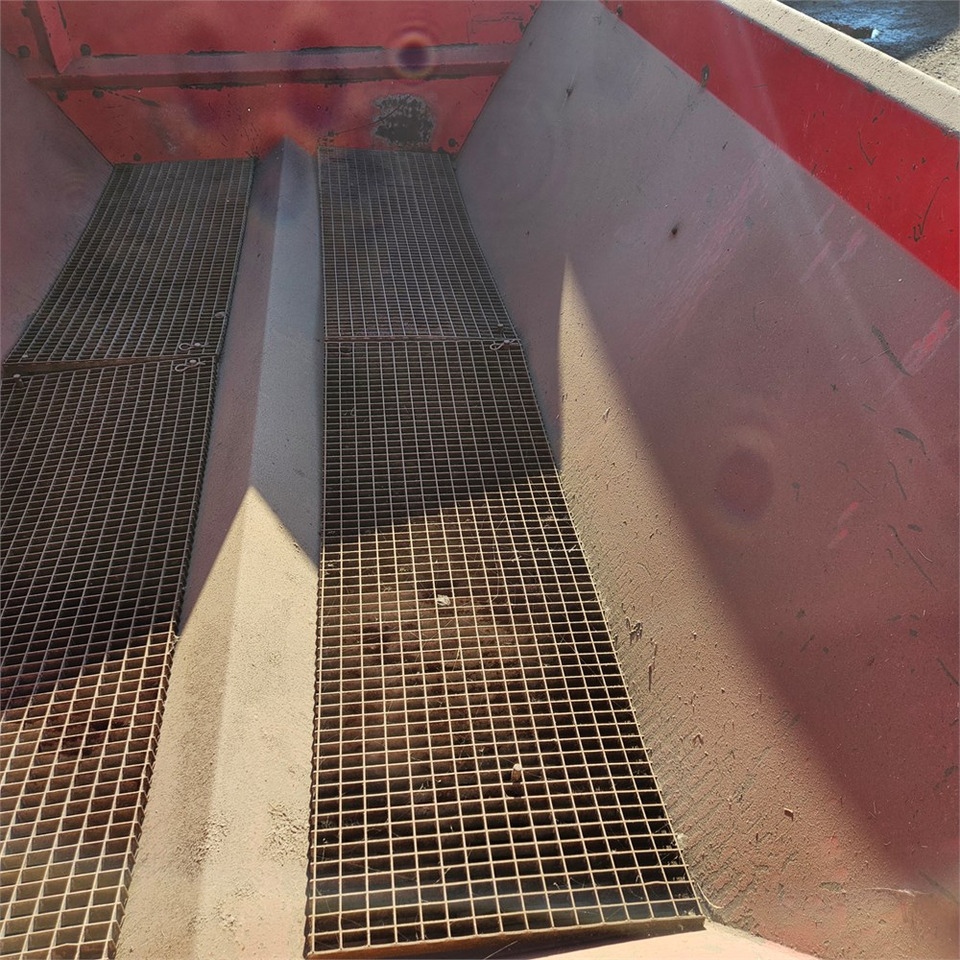 Fertilizing equipment Bredal B6: picture 32