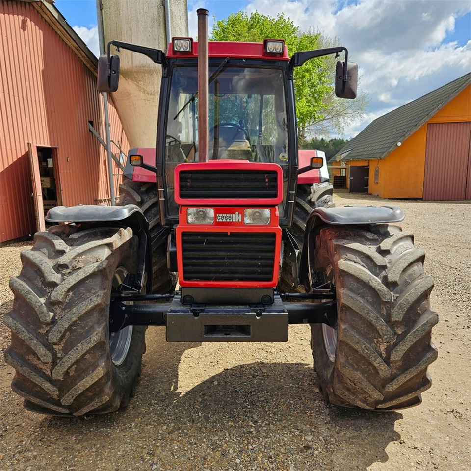 CASE IH 1056 XL - Farm tractor: picture 2 CASE IH 1056 XL - Farm tractor: picture 2