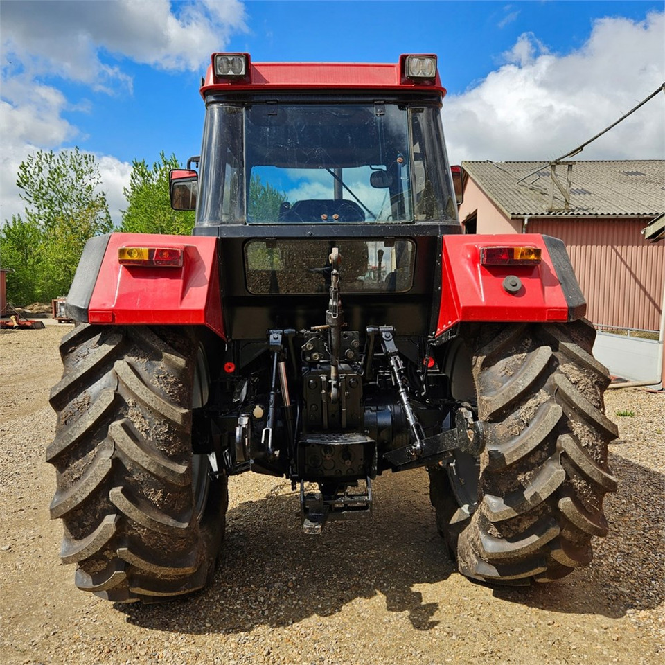 CASE IH 1056 XL - Farm tractor: picture 5 CASE IH 1056 XL - Farm tractor: picture 5