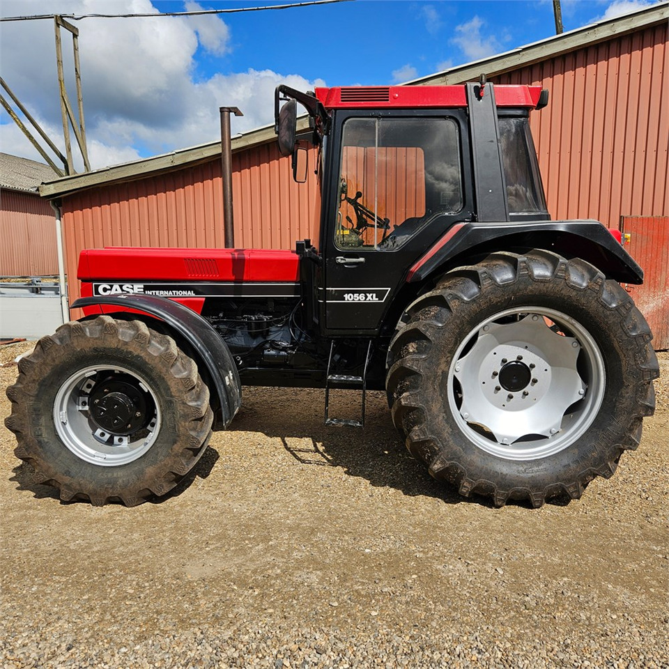 CASE IH 1056 XL - Farm tractor: picture 3 CASE IH 1056 XL - Farm tractor: picture 3