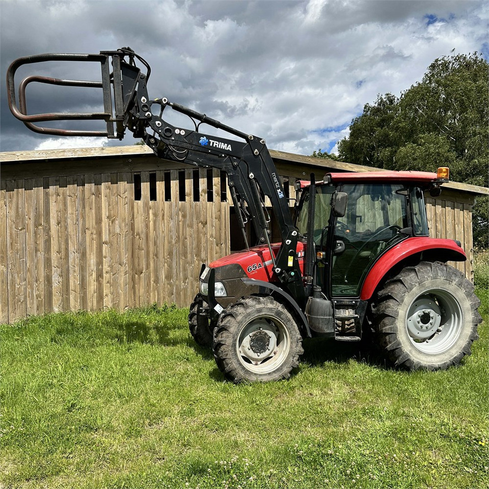 Case IH Farmall 65 A - Farm tractor: picture 2 Case IH Farmall 65 A - Farm tractor: picture 2