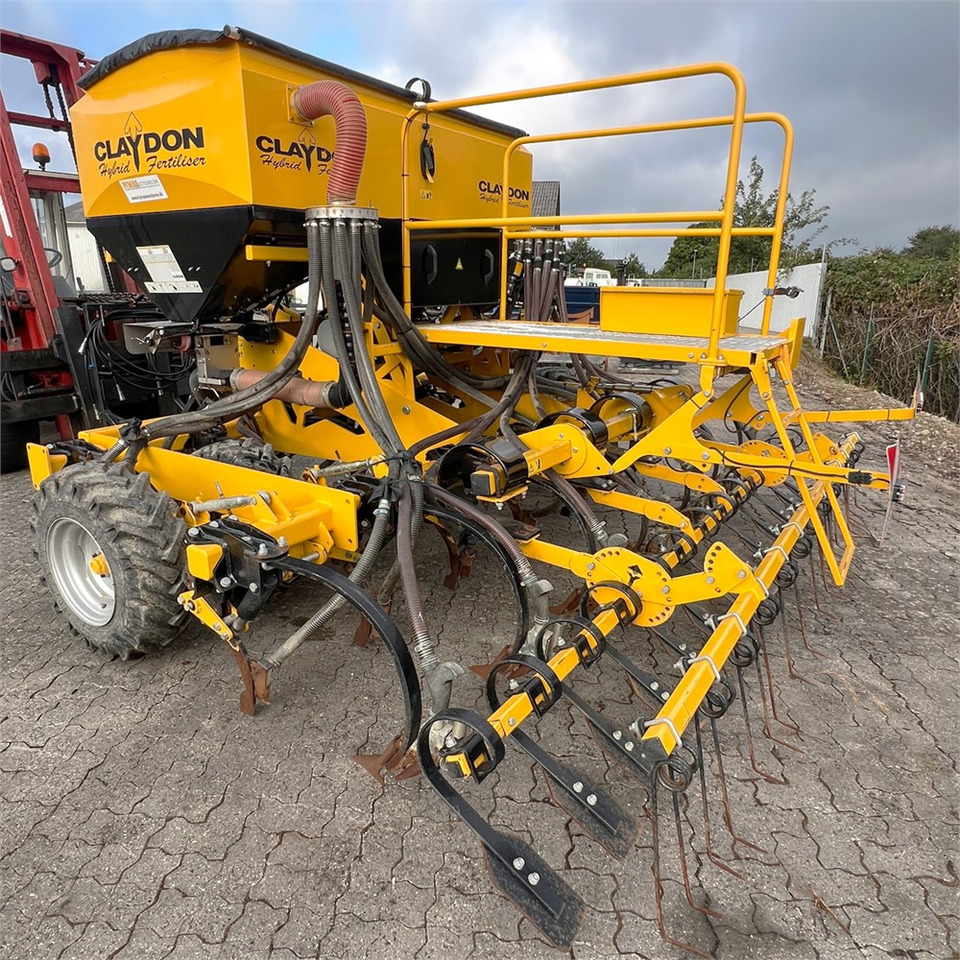 Claydon 4M Hybrid Fert - Sowing equipment: picture 3 Claydon 4M Hybrid Fert - Sowing equipment: picture 3
