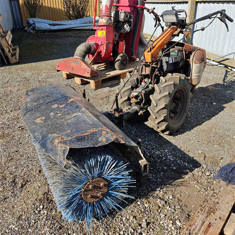 Goldoni L.128 *AB1* - Industrial sweeper: picture 1 Goldoni L.128 *AB1* - Industrial sweeper: picture 1