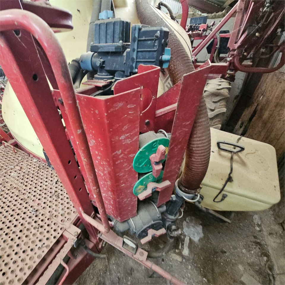 Sprayer Hardi CM2 Commander 2.800 l: picture 22