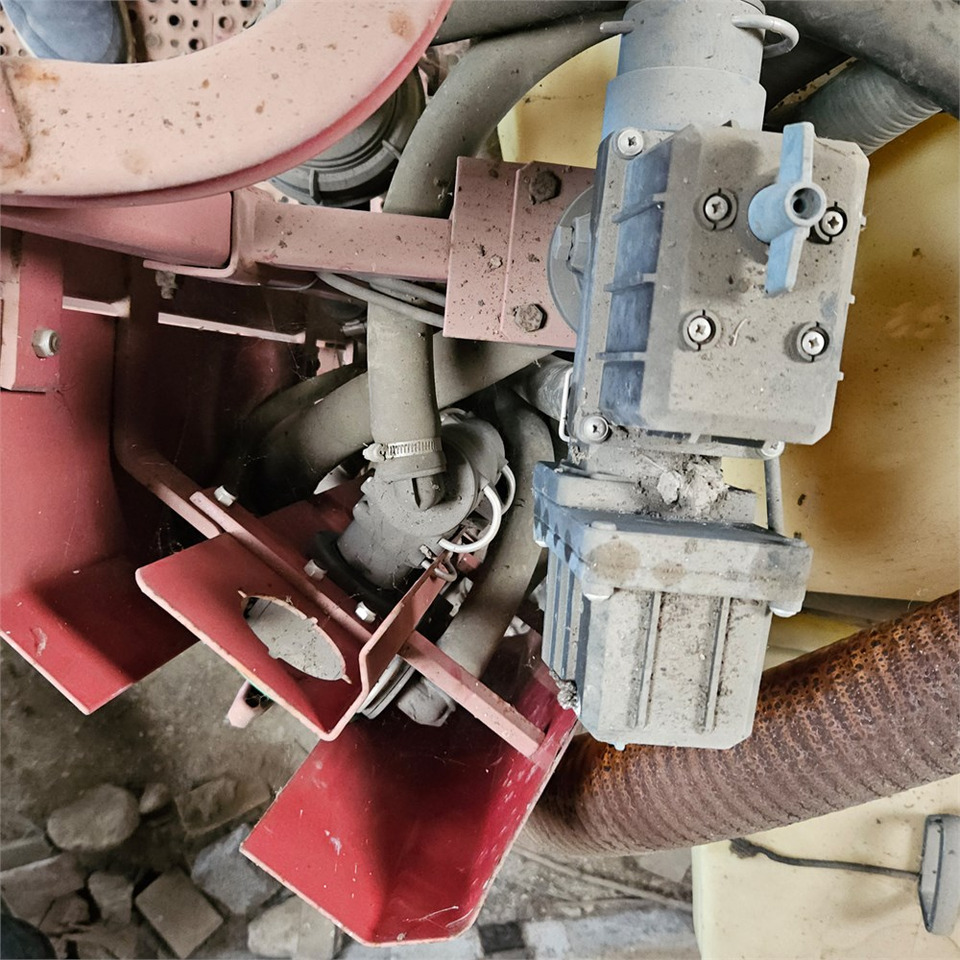 Sprayer Hardi CM2 Commander 2.800 l: picture 24