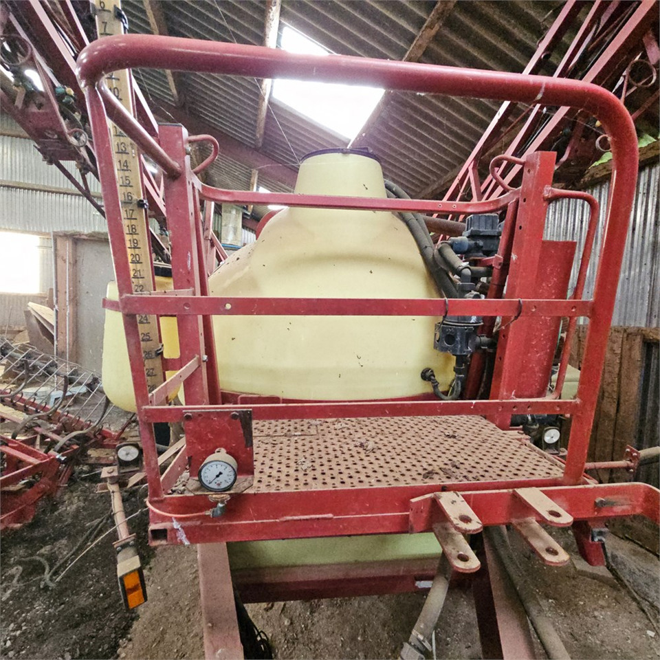 Sprayer Hardi CM2 Commander 2.800 l: picture 17
