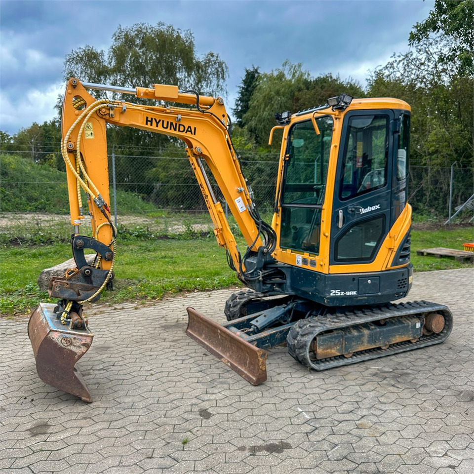 Hyundai Robex 25Z-9AK - Mini excavator: picture 2 Hyundai Robex 25Z-9AK - Mini excavator: picture 2