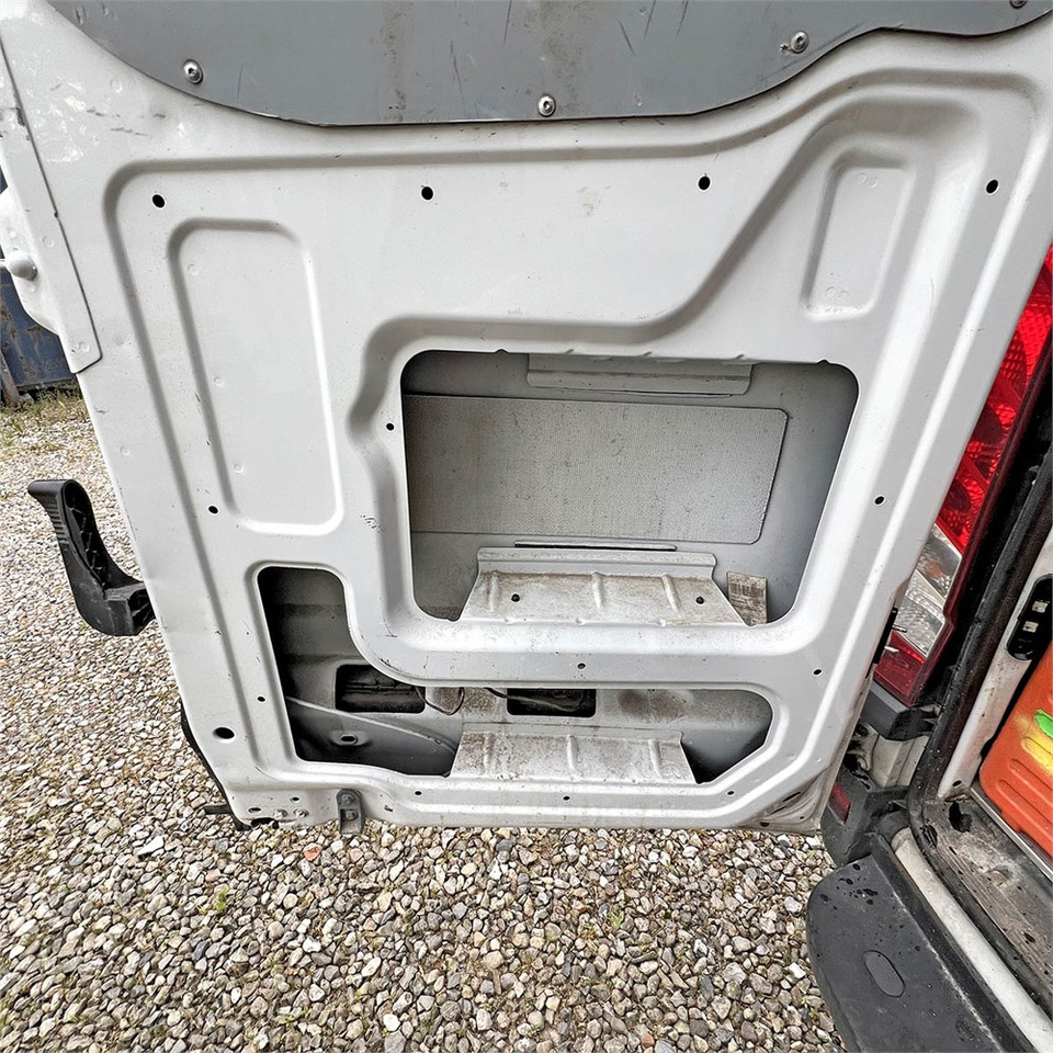 Panel van Iveco 35s18: picture 38