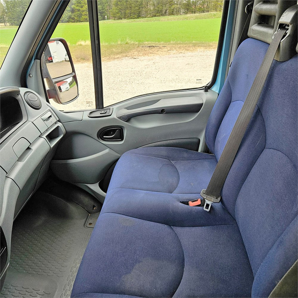 Dropside/ Flatbed truck Iveco Stralis C35: picture 11