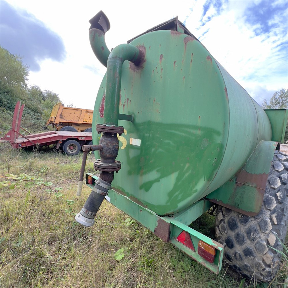 JOS 9 - Tank trailer: picture 4 JOS 9 - Tank trailer: picture 4