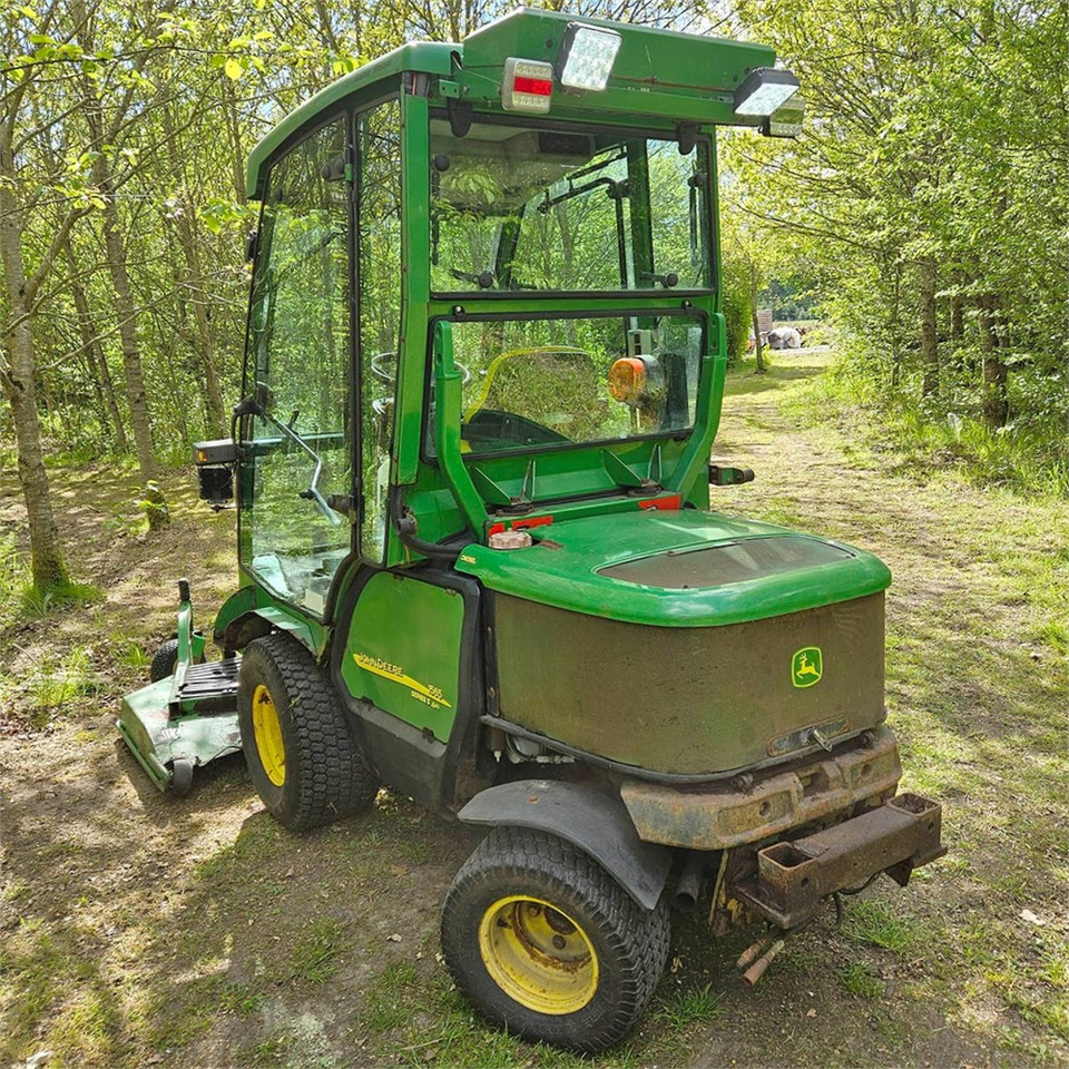 John Deere 1565 Series II 4WD - Garden mower: picture 3 John Deere 1565 Series II 4WD - Garden mower: picture 3