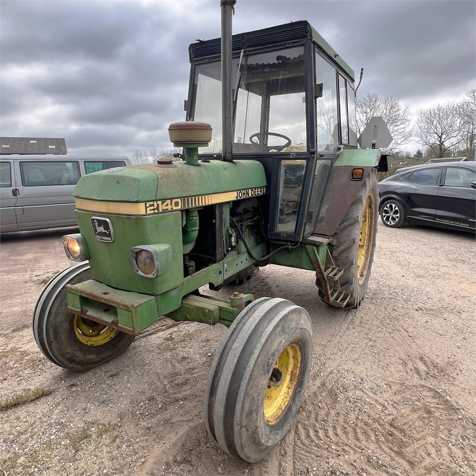 John Deere 2140 leasing John Deere 2140: picture 14 John Deere 2140 leasing John Deere 2140: picture 14