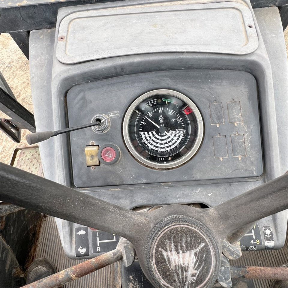 John Deere 2140 leasing John Deere 2140: picture 21 John Deere 2140 leasing John Deere 2140: picture 21