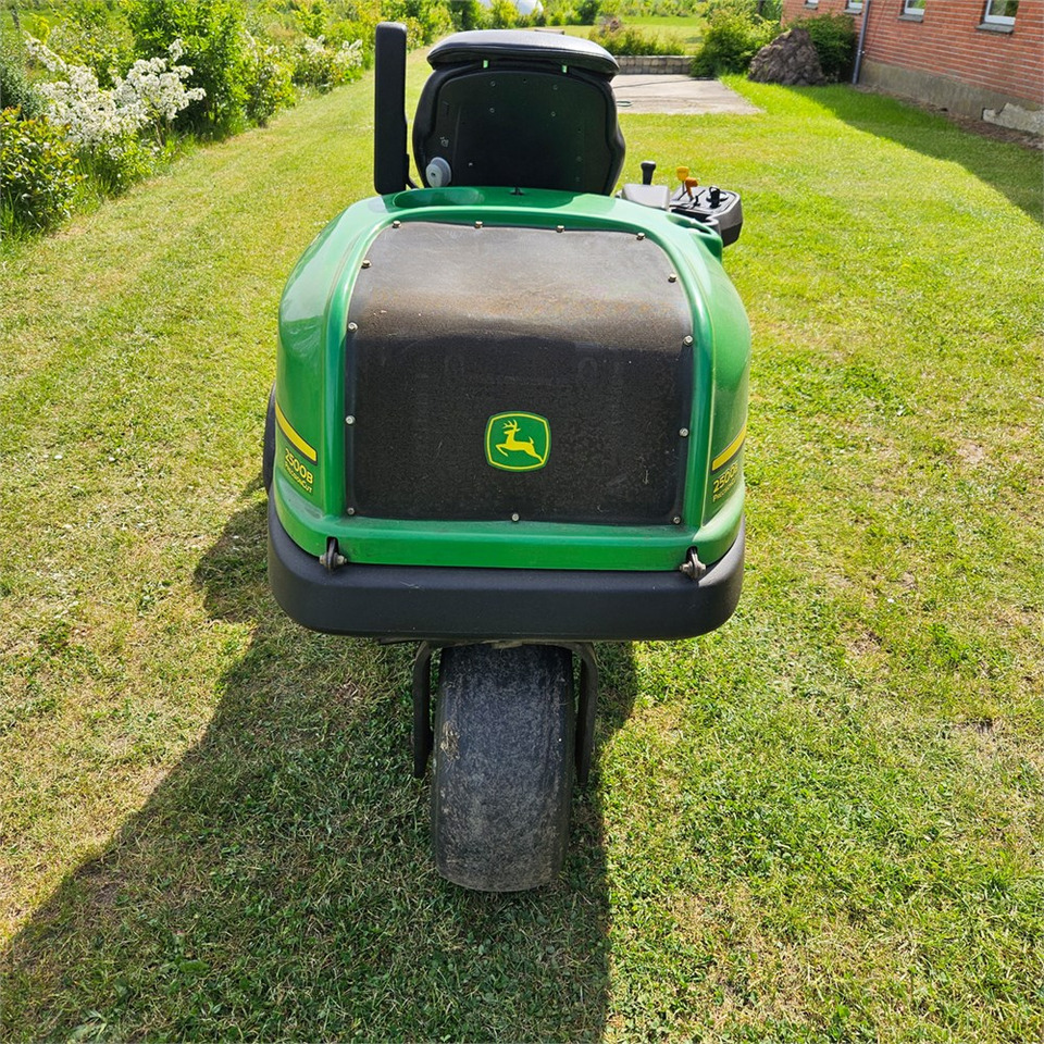 John Deere 2500B PrecisionCut - Garden mower: picture 5 John Deere 2500B PrecisionCut - Garden mower: picture 5