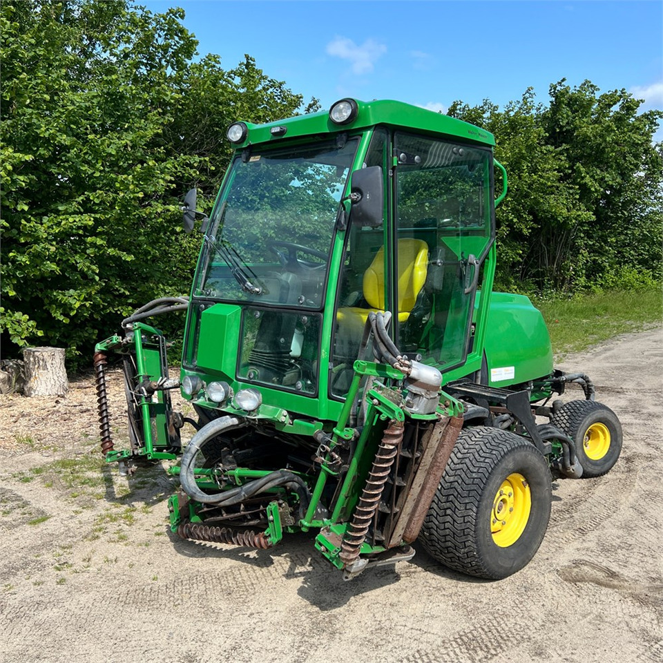 John Deere 8700 PC FM - Garden mower: picture 1 John Deere 8700 PC FM - Garden mower: picture 1
