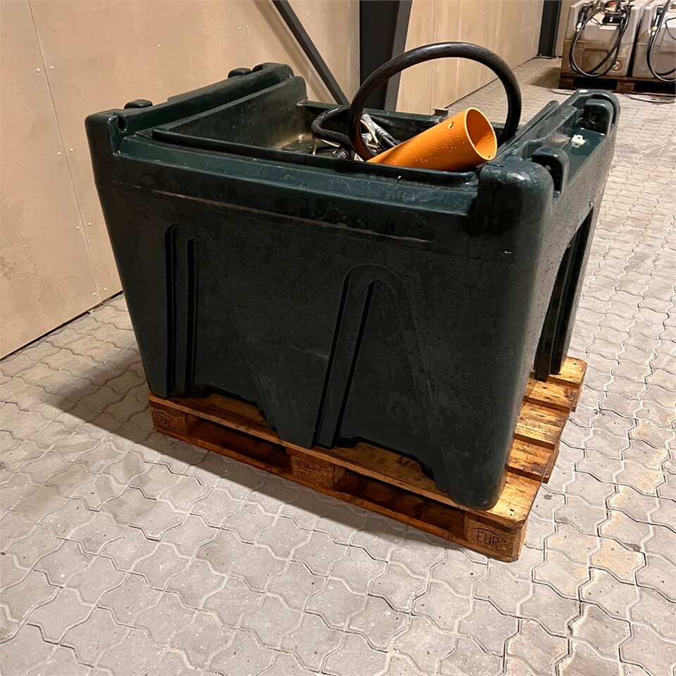Kingspan 430 Liter TITAN TRUCKMASTER TM430 - Storage tank: picture 1 Kingspan 430 Liter TITAN TRUCKMASTER TM430 - Storage tank: picture 1