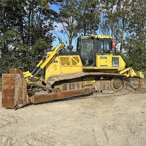 Komatsu D65 PXI-18 - Bulldozer: picture 1 Komatsu D65 PXI-18 - Bulldozer: picture 1