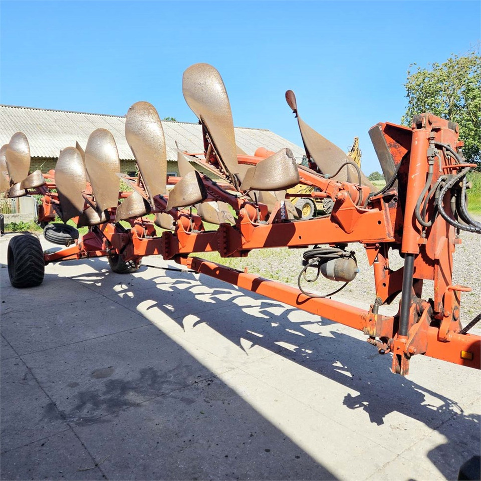 Kuhn SPVM.6F.NSH - Plow: picture 1 Kuhn SPVM.6F.NSH - Plow: picture 1