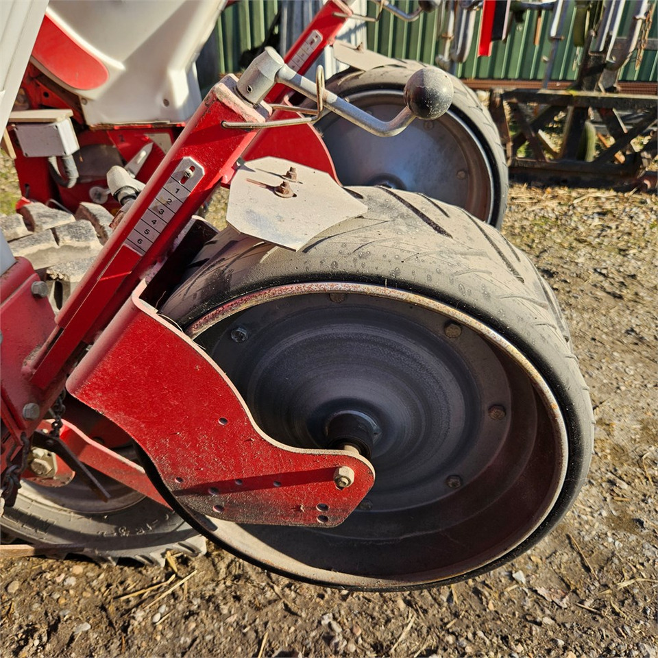 Sowing equipment Kverneland Optima E-drive 8: picture 34 Sowing equipment Kverneland Optima E-drive 8: picture 34