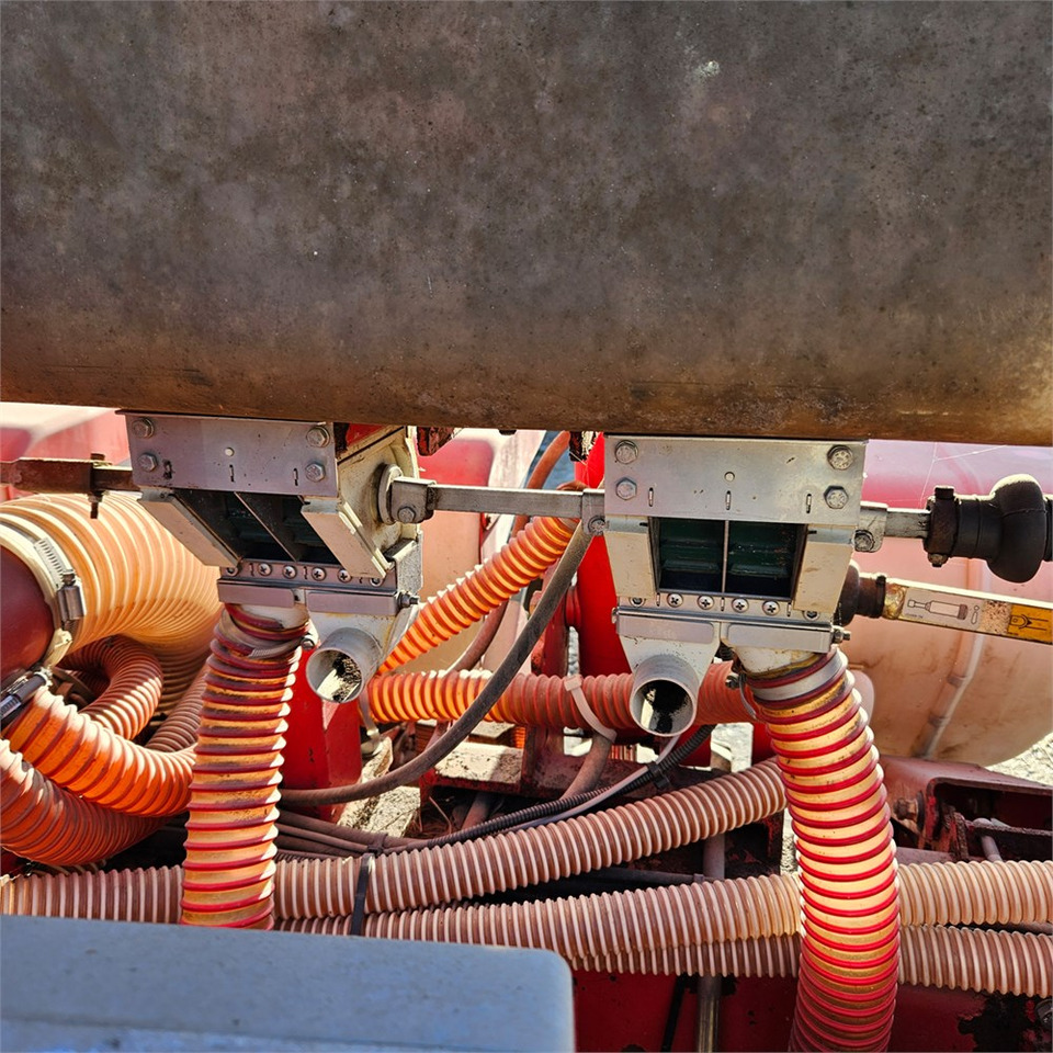 Sowing equipment Kverneland Optima E-drive 8: picture 14 Sowing equipment Kverneland Optima E-drive 8: picture 14