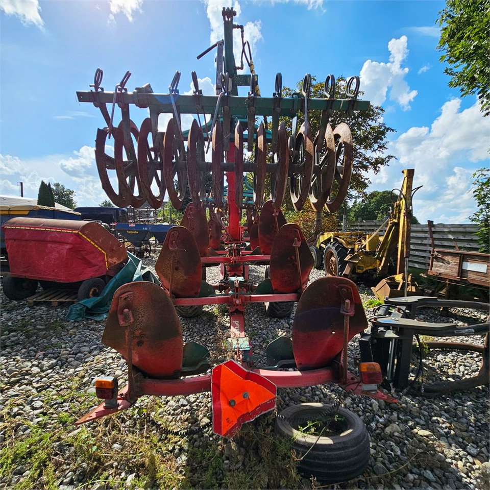 Kverneland PL 100 - Plow: picture 5 Kverneland PL 100 - Plow: picture 5