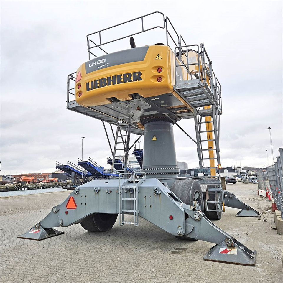 Liebherr LH 60 M Litronic High Rise - Waste/ Industry handler: picture 5 Liebherr LH 60 M Litronic High Rise - Waste/ Industry handler: picture 5