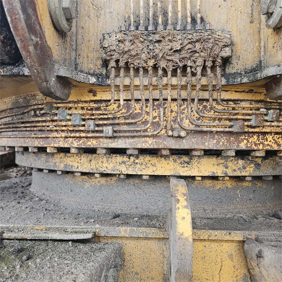 Crawler excavator Liebherr R984: picture 26