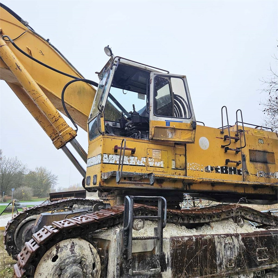 Crawler excavator Liebherr R984: picture 10