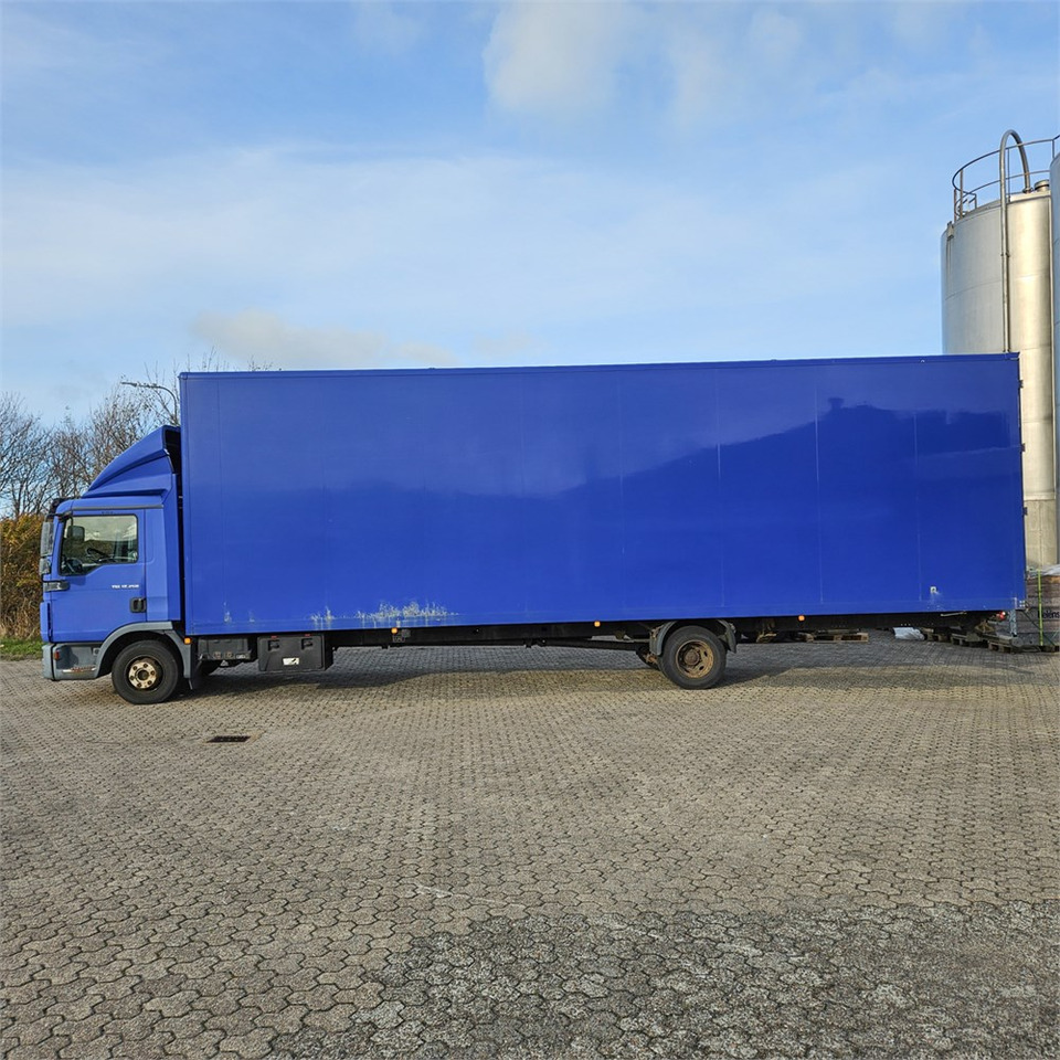 MAN TGL 12.250 - Box truck: picture 3 MAN TGL 12.250 - Box truck: picture 3