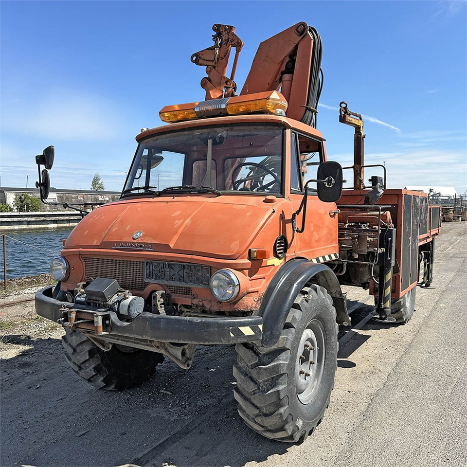Mercedes Unimog 116 - Crane truck: picture 5 Mercedes Unimog 116 - Crane truck: picture 5
