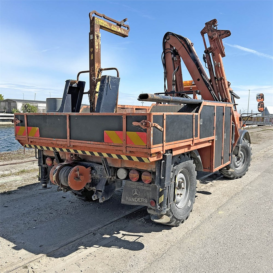 Mercedes Unimog 116 - Crane truck: picture 2 Mercedes Unimog 116 - Crane truck: picture 2