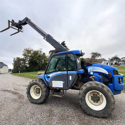 New Holland LM435 A - Telescopic handler: picture 5 New Holland LM435 A - Telescopic handler: picture 5
