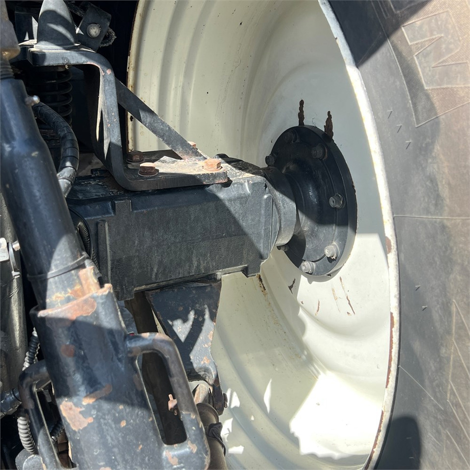 Farm tractor New Holland T6050: picture 46