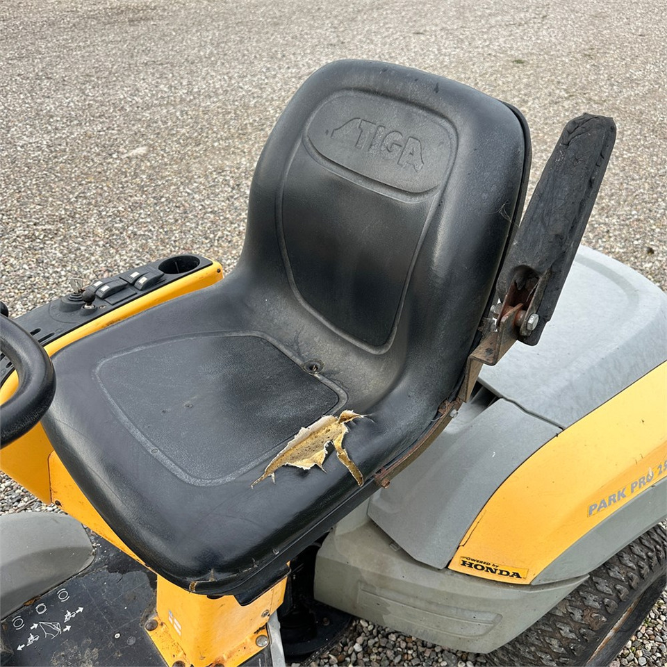 Stiga P901 Parkpro 25 4WD leasing Stiga P901 Parkpro 25 4WD: picture 11