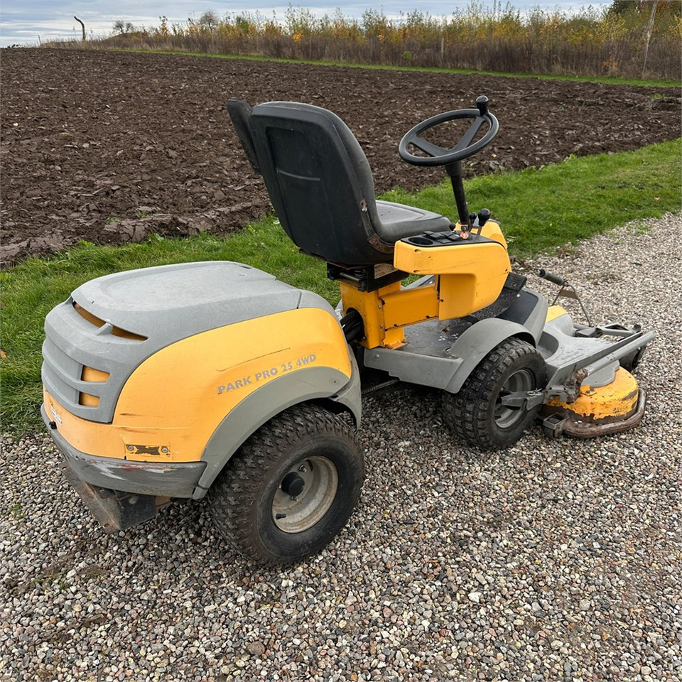 Stiga P901 Parkpro 25 4WD leasing Stiga P901 Parkpro 25 4WD: picture 8