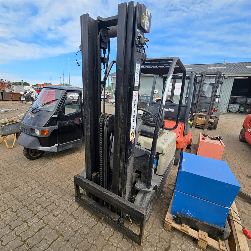 TCM sc3013 - Forklift: picture 3 TCM sc3013 - Forklift: picture 3