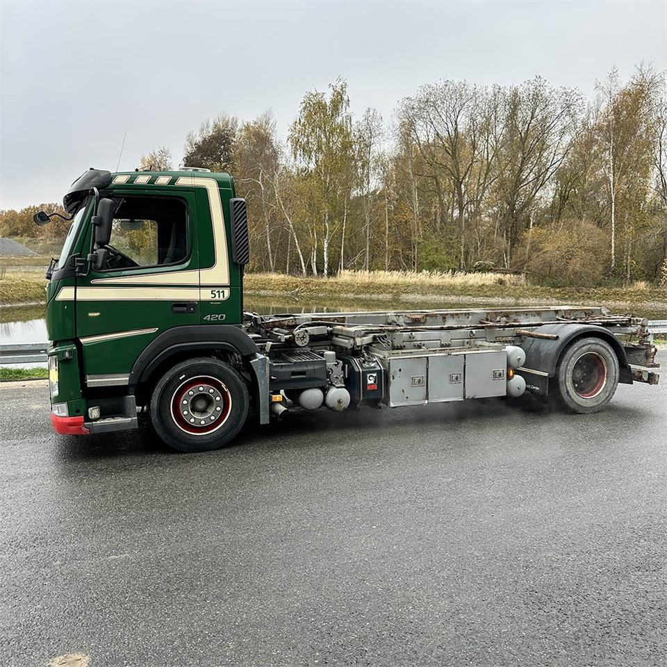 Volvo FM-330 - Cable system truck: picture 2 Volvo FM-330 - Cable system truck: picture 2