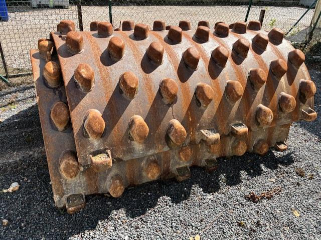 CATERPILLAR COQUILLE PIED DE MOUTON CS 663E - Attachment for Construction machinery: picture 1 CATERPILLAR COQUILLE PIED DE MOUTON CS 663E - Attachment for Construction machinery: picture 1