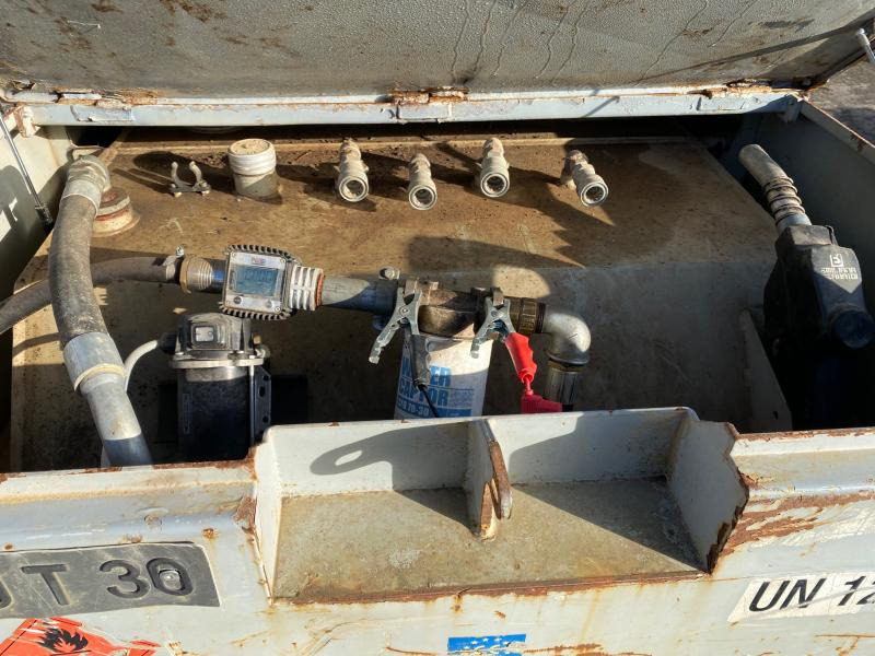 EMILIANA CUVE A CARBURANT 980 E - Construction equipment: picture 3 EMILIANA CUVE A CARBURANT 980 E - Construction equipment: picture 3