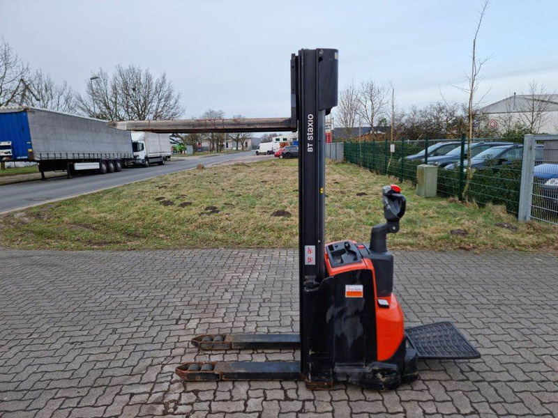 BT SWE120 - Stacker: picture 2 BT SWE120 - Stacker: picture 2
