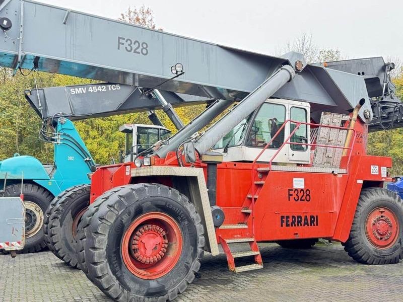 CVS Ferrari F328PB - Reach stacker: picture 3 CVS Ferrari F328PB - Reach stacker: picture 3