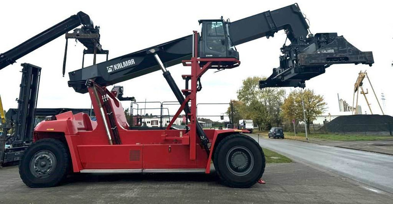 Kalmar DRG450-70S5XS - Reach stacker: picture 1 Kalmar DRG450-70S5XS - Reach stacker: picture 1