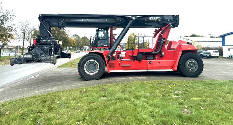 Kalmar DRG450-70S5XS - Reach stacker: picture 4 Kalmar DRG450-70S5XS - Reach stacker: picture 4